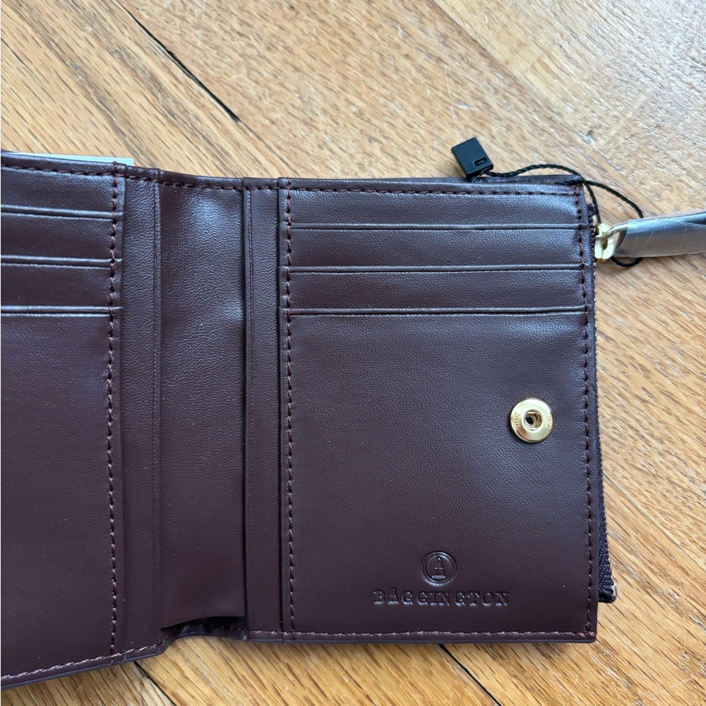 Baggington Chic Brown Leather Wallet - Picture 7 of 7